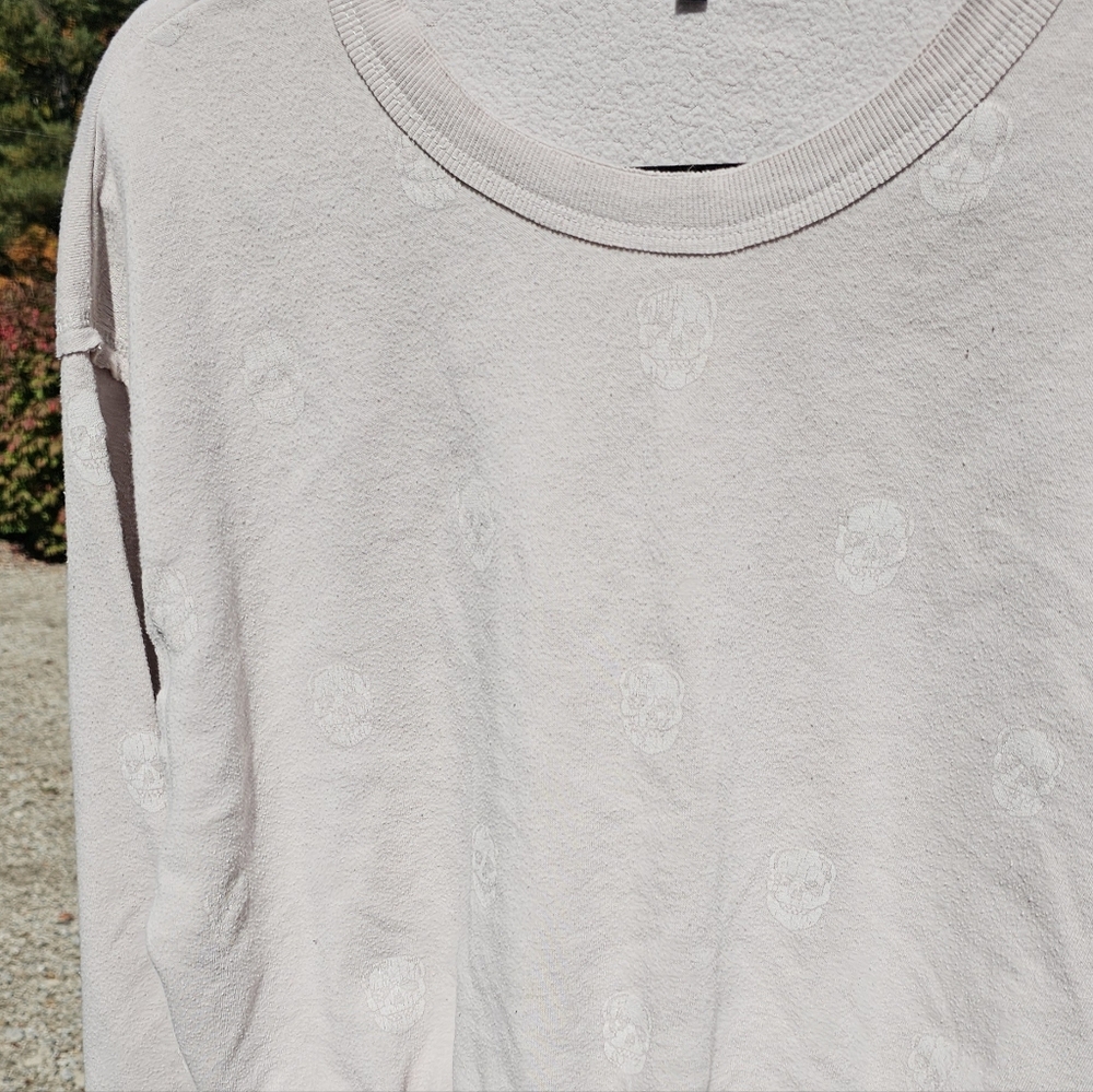 Ocean Drive Long Sleeve Fleece Skull Print Taupe Top Size‎ M - Picture 4 of 11